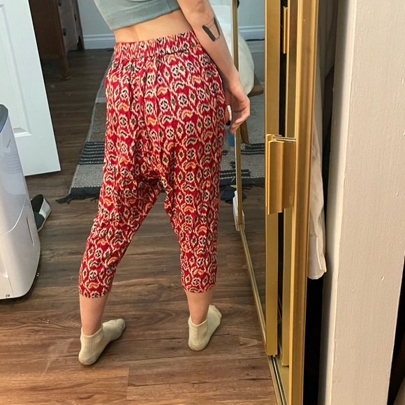 Fun printed harem capris - Picture 2 of 7